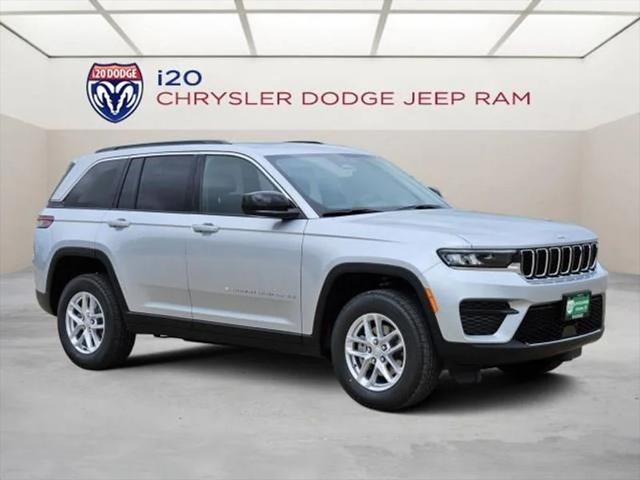 2025 Jeep Grand Cherokee GRAND CHEROKEE LAREDO X 4X4