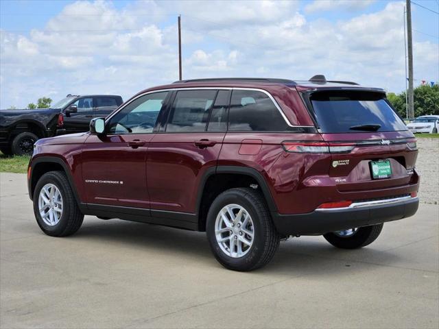 2025 Jeep Grand Cherokee GRAND CHEROKEE LAREDO X 4X4