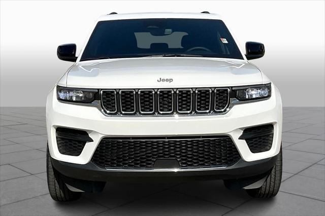 2024 Jeep Grand Cherokee Laredo 4x2