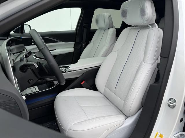 2025 Cadillac iQ Sport w/1SK