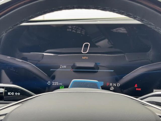 2025 Cadillac iQ Sport w/1SK