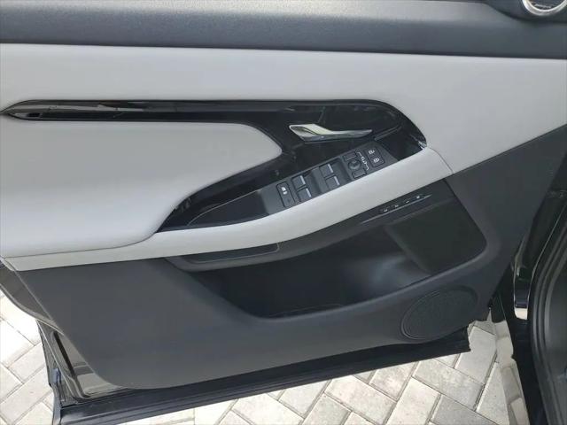 2026 Land Rover Range Rover Evoque Dynamic SE