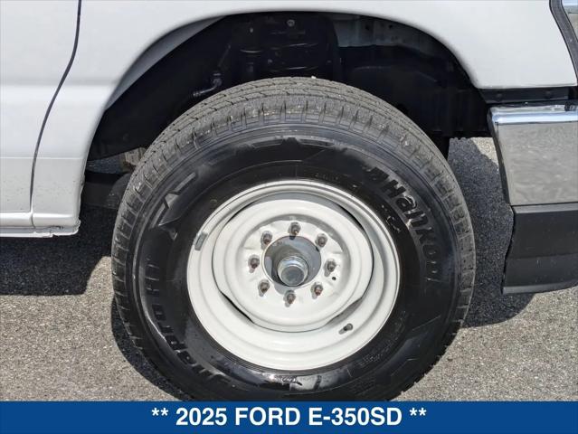 2025 Ford E-350 Cutaway E-Series Cutaway