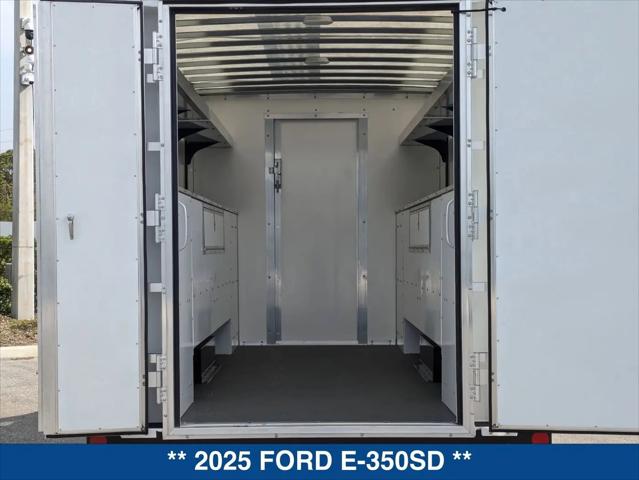 2025 Ford E-350 Cutaway E-Series Cutaway