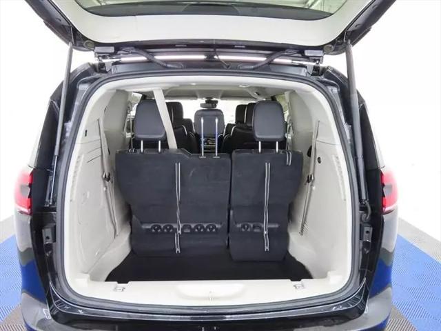 2022 Chrysler Pacifica Hybrid Touring L