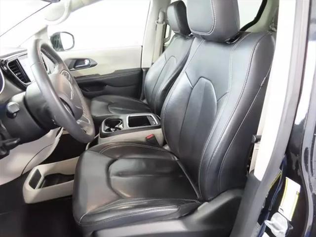 2022 Chrysler Pacifica Hybrid Touring L