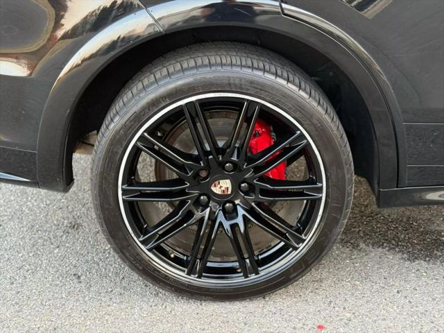 2013 Porsche Cayenne GTS