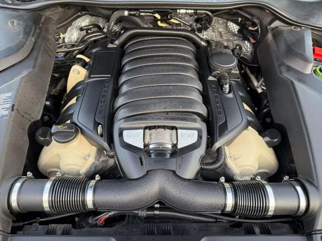 2013 Porsche Cayenne GTS