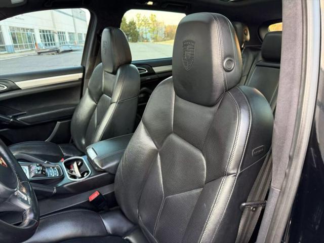 2013 Porsche Cayenne GTS