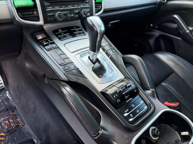 2013 Porsche Cayenne GTS