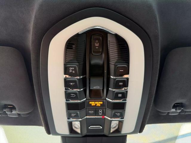 2013 Porsche Cayenne GTS