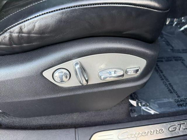 2013 Porsche Cayenne GTS