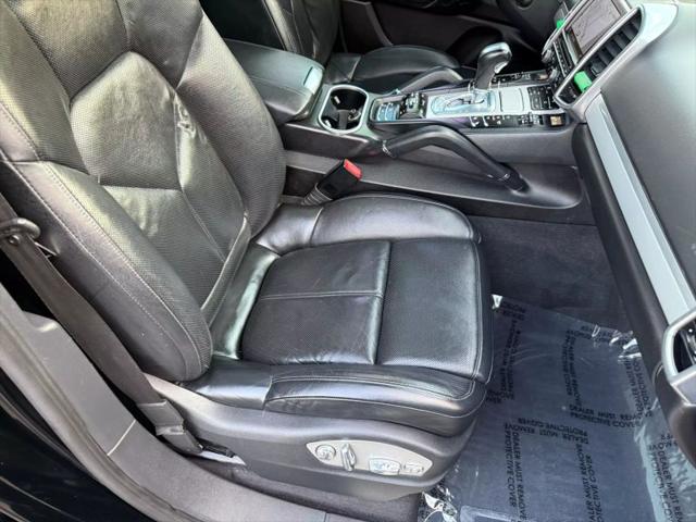 2013 Porsche Cayenne GTS