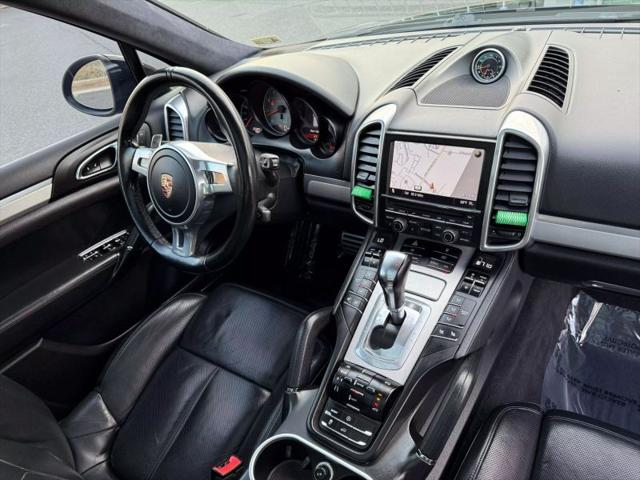 2013 Porsche Cayenne GTS
