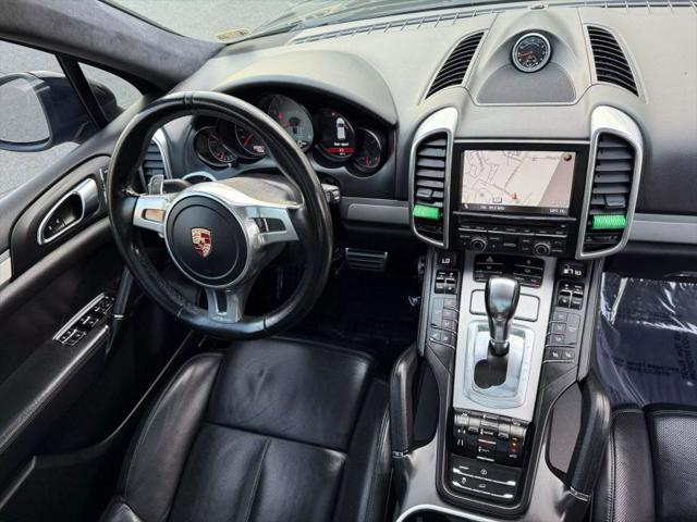 2013 Porsche Cayenne GTS