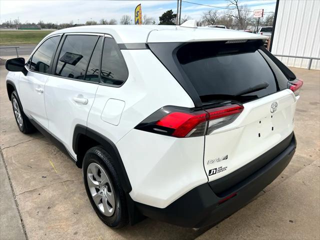 2022 Toyota RAV4 LE