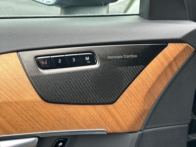 2025 Volvo XC90 B6 Plus 7-Seater