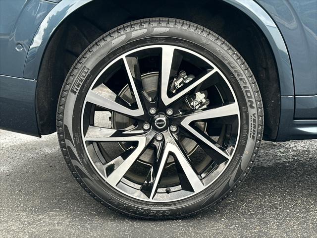 2025 Volvo XC90 B6 Plus 7-Seater