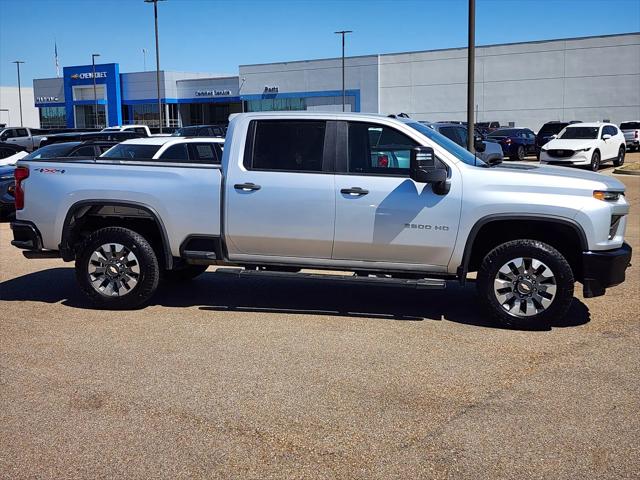 2022 Chevrolet Silverado 2500HD 4WD Crew Cab Standard Bed Custom