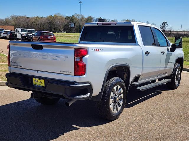 2022 Chevrolet Silverado 2500HD 4WD Crew Cab Standard Bed Custom