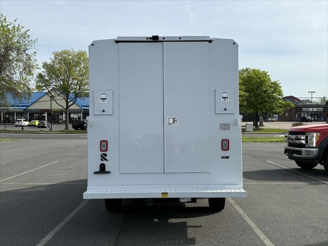 2024 Ford Transit Cutaway Base