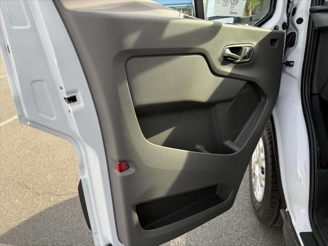 2024 Ford Transit Cutaway Base