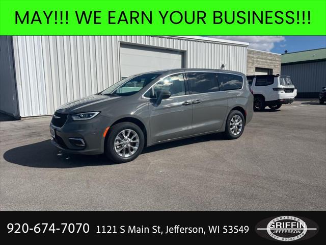 2023 Chrysler Pacifica Touring L AWD for sale in Jefferson, WI
