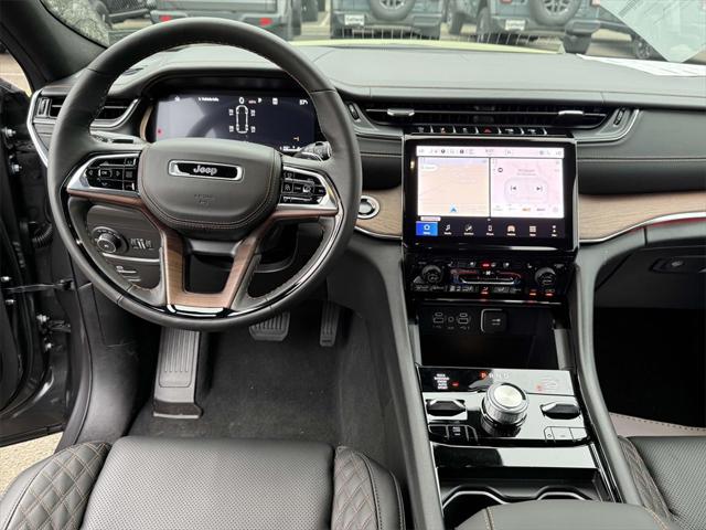 2025 Jeep Grand Cherokee GRAND CHEROKEE L SUMMIT 4X4