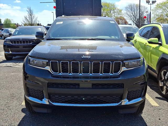 2025 Jeep Grand Cherokee GRAND CHEROKEE L LAREDO 4X4