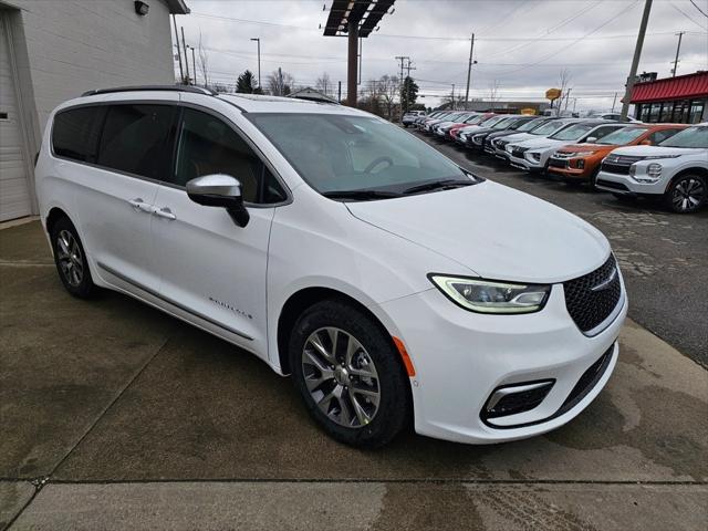 2025 Chrysler Pacifica Hybrid PACIFICA PLUG-IN HYBRID PINNACLE