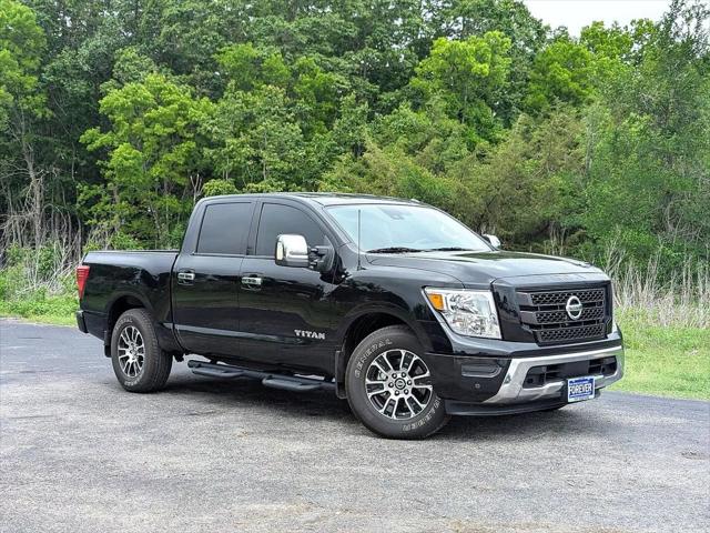 2021 Nissan TITAN Crew Cab SV 4x2