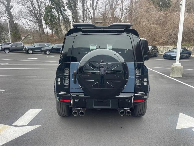2024 Land Rover Defender 90 P400 X-Dynamic SE