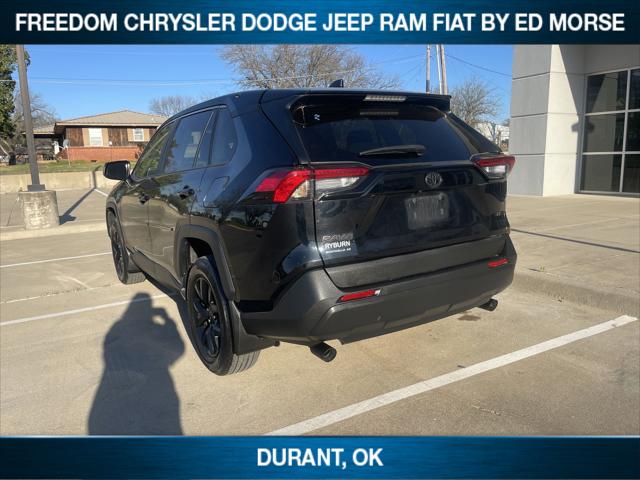 2022 Toyota RAV4 LE