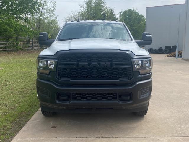 2024 RAM 3500 Tradesman Crew Cab 4x4 8 Box