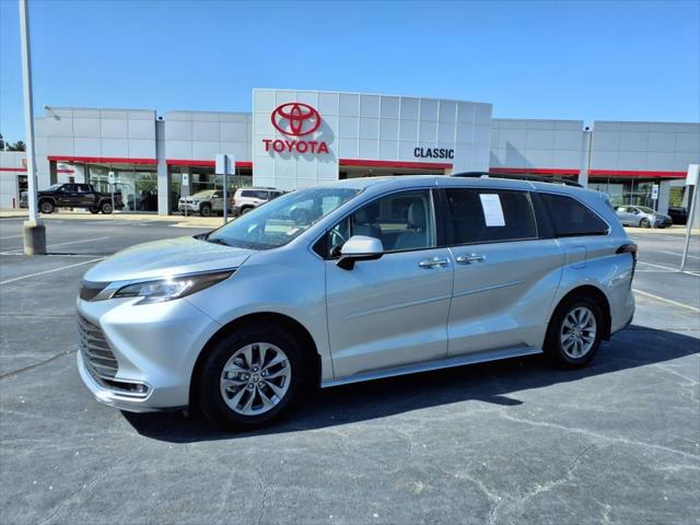 2023 Toyota Sienna XLE