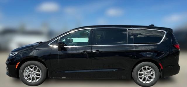 2025 Chrysler Pacifica PACIFICA SELECT