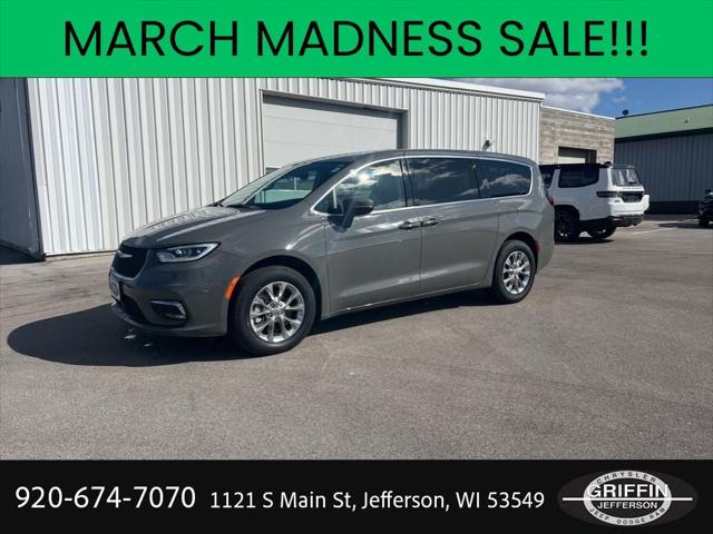 2023 Chrysler Pacifica Touring L AWD