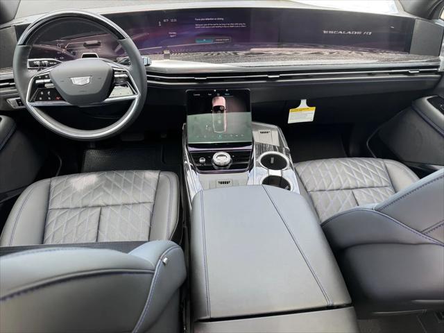 2025 Cadillac Escalade Luxury 1