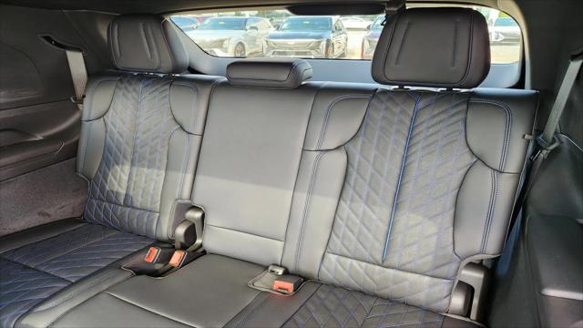 2025 Cadillac Escalade Luxury 1