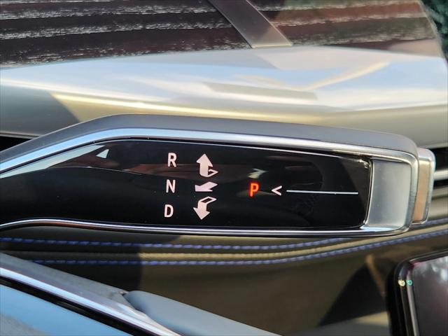 2025 Cadillac Escalade Luxury 1