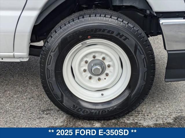 2025 Ford E-350 Cutaway E-Series Cutaway