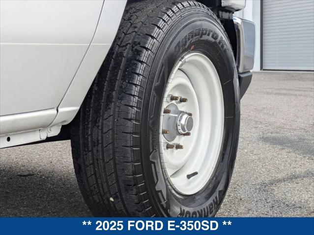 2025 Ford E-350 Cutaway E-Series Cutaway