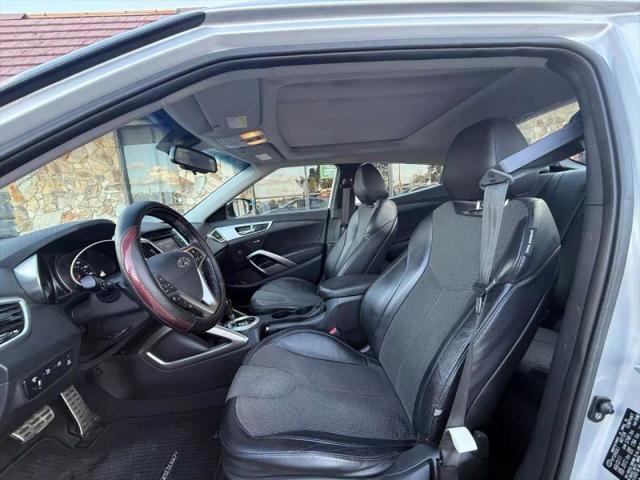 2012 Hyundai Veloster Base w/Black