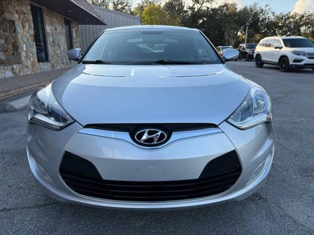 2012 Hyundai Veloster Base w/Black