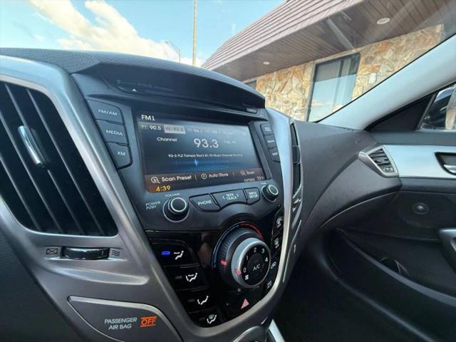 2012 Hyundai Veloster Base w/Black