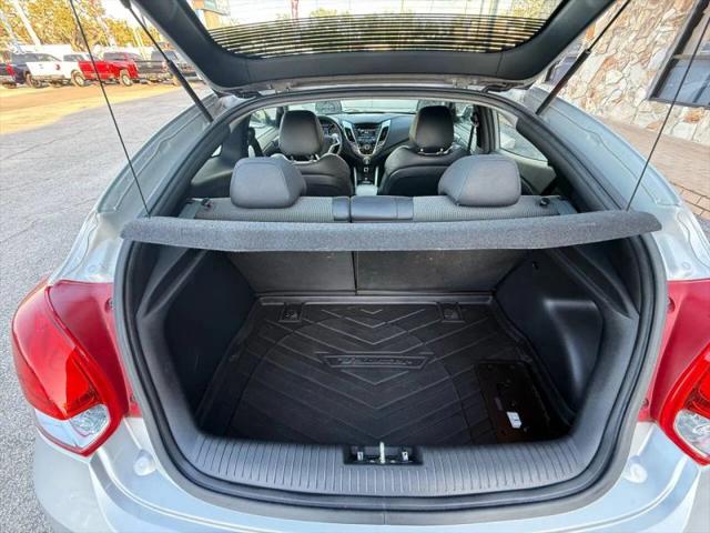 2012 Hyundai Veloster Base w/Black
