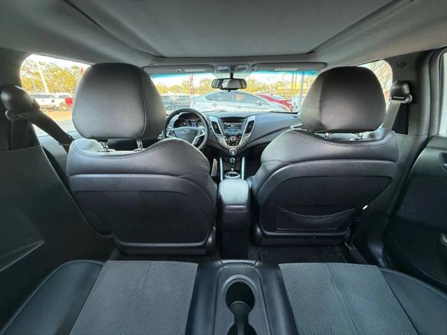 2012 Hyundai Veloster Base w/Black