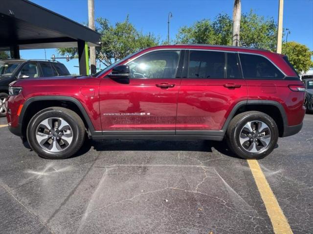 2023 Jeep Grand Cherokee Base