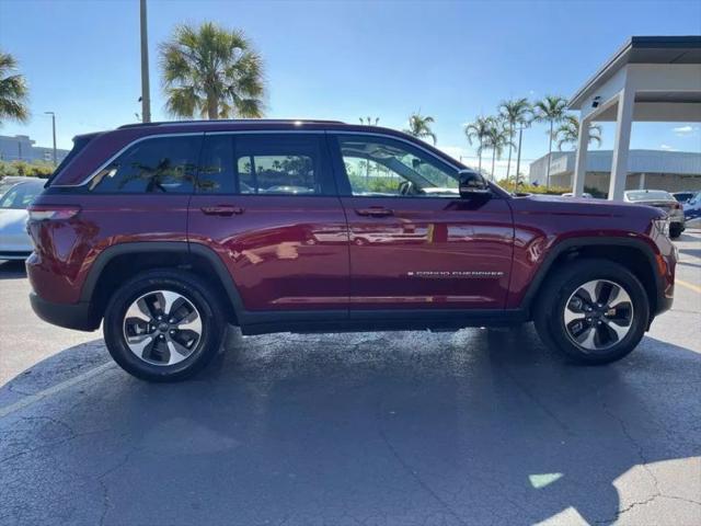 2023 Jeep Grand Cherokee Base
