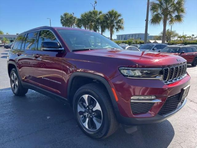 2023 Jeep Grand Cherokee Base